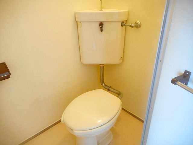 エステート吉津のトイレ|清潔感のあるトイレです