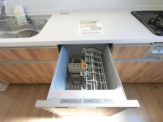 神埼市神埼町鶴１期1号棟の内観：施工例|食洗器付で家事が時間短縮できます。