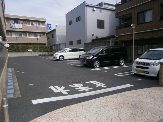 サンレーモの駐車場