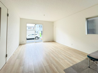 【居間・リビング】 | 三郷市戸ケ崎３丁目新築戸建【戸ヶ崎小学校：5分】 | 18帖リビングダイニングキッチン