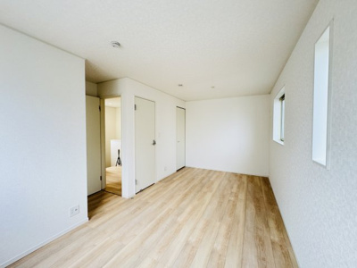 【洋室】 | 三郷市戸ケ崎３丁目新築戸建【戸ヶ崎小学校：5分】 | 5帖+4.5帖洋室・間仕切りにて部屋分割可能