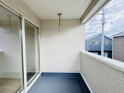 【バルコニー】 | 三郷市戸ケ崎３丁目新築戸建【戸ヶ崎小学校：5分】 | 南西向きインナーバルコニー