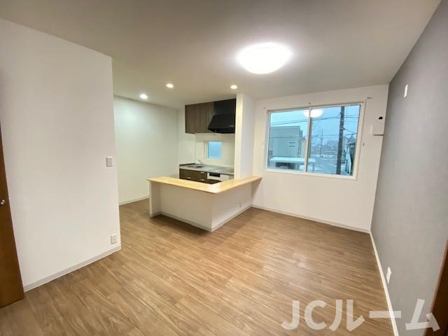 ヒルズソレイユの居間・リビング