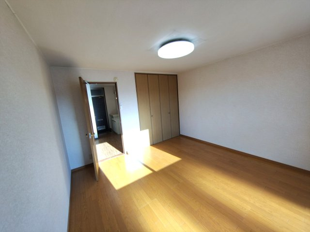 山城コーポＢ号棟の洋室