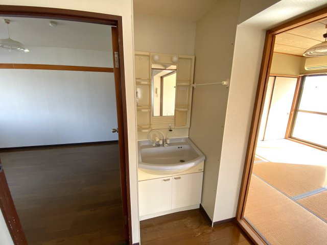 カスティーヨの独立洗面台