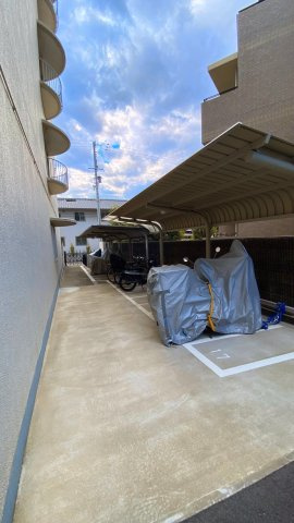 アイビーハイツ甲子園の駐車場|バイク置場