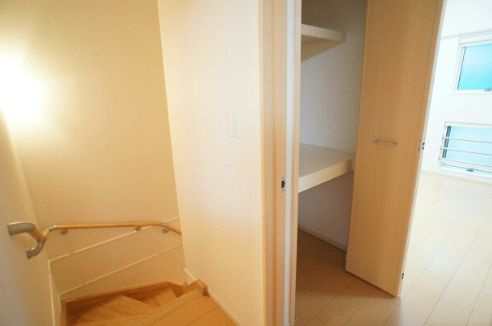 エミナンス南町の玄関|※別号室の写真です。