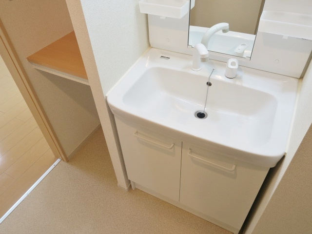 エミナンス南町の独立洗面台|※別号室の写真です。