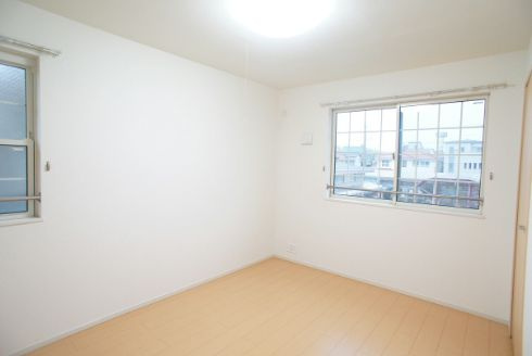 エミナンス南町の寝室|※別号室の写真です。