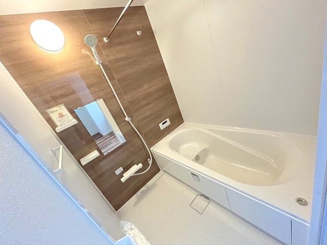 【浴室】 | 福岡市早良区小田部3丁目4期　1号棟（全1棟）【仲介手数料無料・0円】 | 現地写真。浴室です。