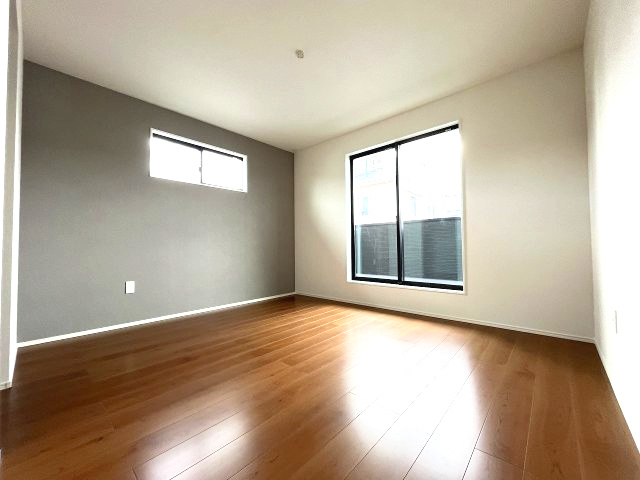 【寝室】 | 福岡市早良区小田部3丁目4期　1号棟（全1棟）【仲介手数料無料・0円】 | 現地写真。2階主寝室です。