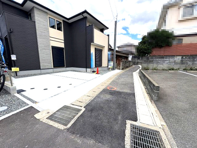 【その他】 | 福岡市早良区小田部3丁目4期　1号棟（全1棟）【仲介手数料無料・0円】 | 現地写真。前面道路です。