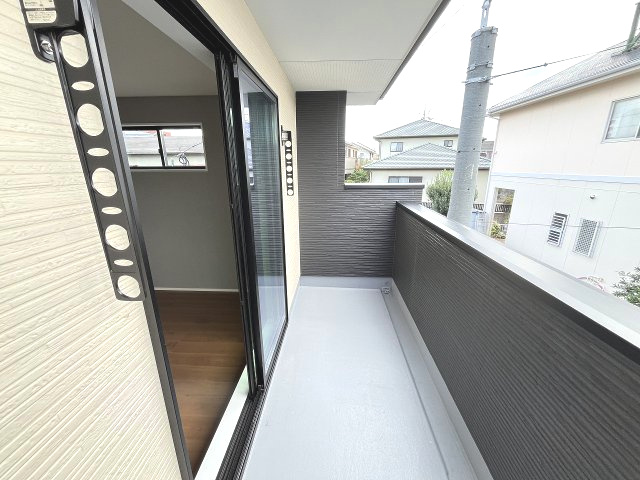 【バルコニー】 | 福岡市早良区小田部3丁目4期　1号棟（全1棟）【仲介手数料無料・0円】 | 現地写真。