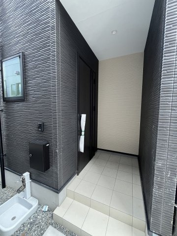 【玄関】 | 福岡市早良区小田部3丁目4期　1号棟（全1棟）【仲介手数料無料・0円】 | 現地写真。