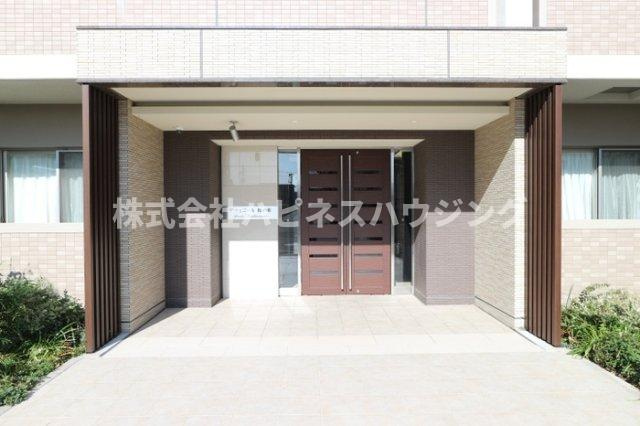 アヴェニール柏の葉のエントランス