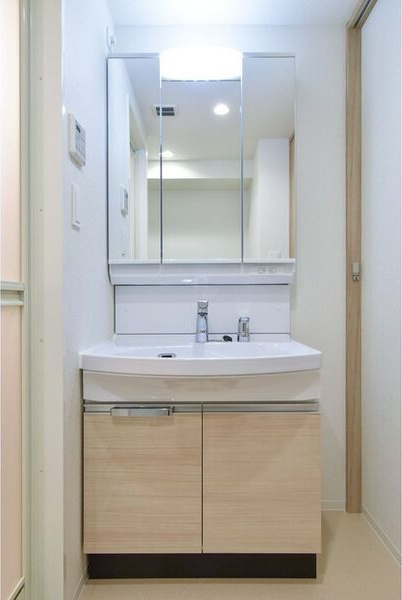 アドバンス名古屋シュテルンの洗面所|忙しい朝には欠かせない洗面所です