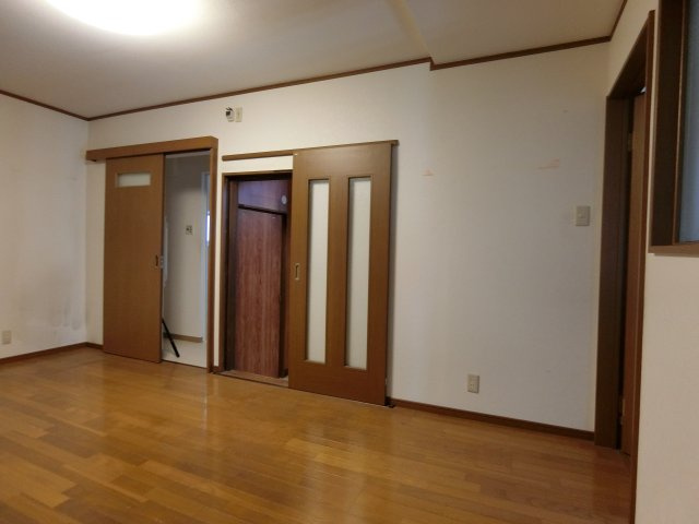 【洋室】 | 南三国ヶ丘町5丁店舗付貸家