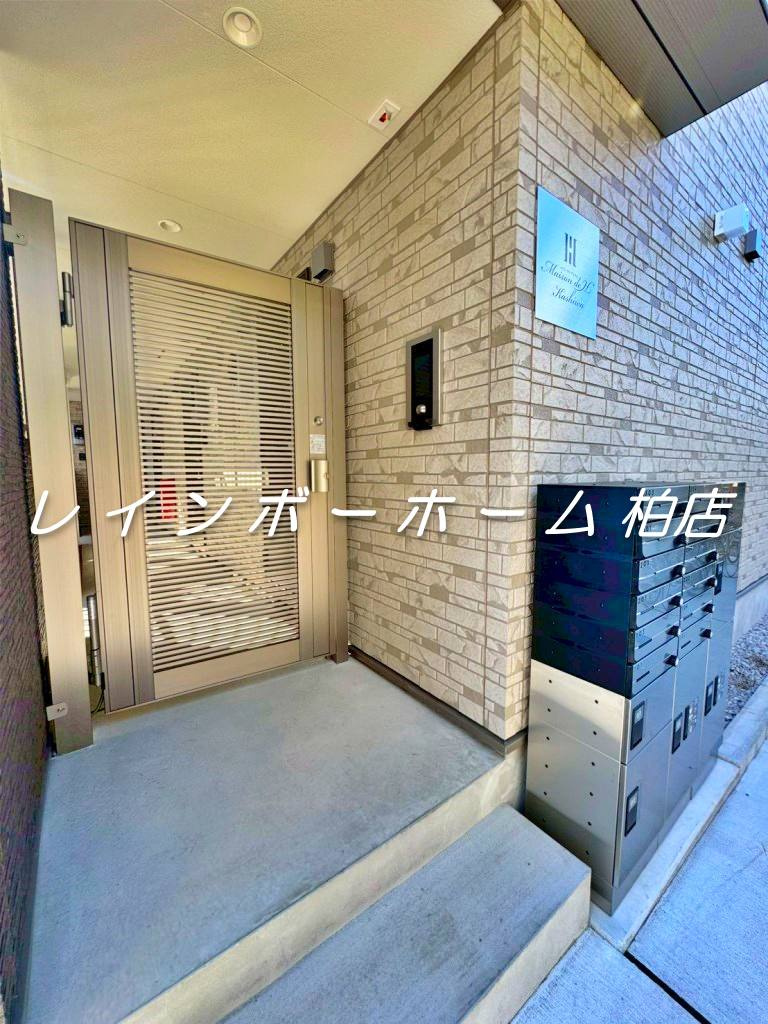 担当エリアのルームアドバイザーが直接対応いたしますのエントランス|清潔なエントランスです