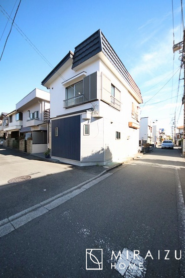 【外観】 | スタイリッシュモダンな風格は我が家の顔です。そこにある安らぎのシンボル