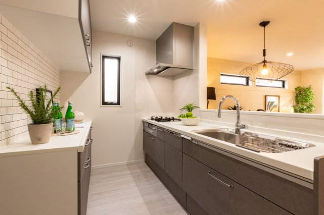 【その他】 | マイタウン浜甲子園　プレミアム　建築条件付き売土地♪ | 【同社施工例写真】
キッチン・・・Panasonic製が標準仕様！
食洗機付きです♪