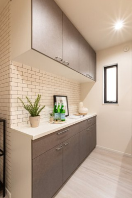 【その他】 | マイタウン浜甲子園　プレミアム　建築条件付き売土地♪ | 【同社施工例写真】
カップボード標準設置♪