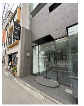 三紅ビルの外観