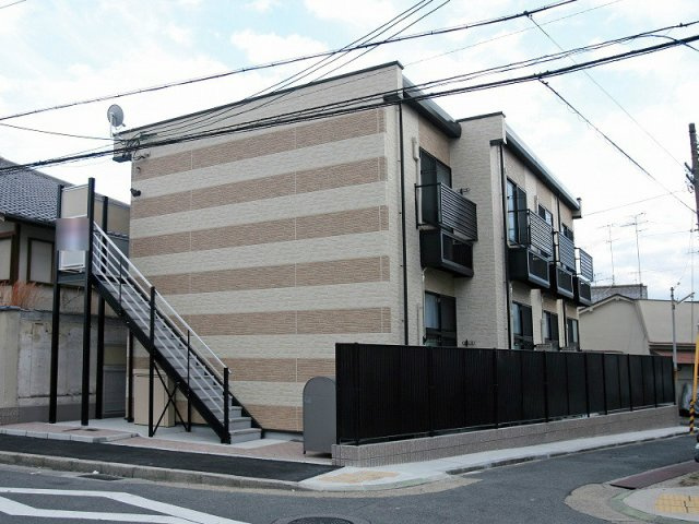 レオパレスＥｍｉｒａｔｅｓ住吉の外観|外はこのようになっています