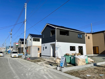 【外観】 | 新築分譲住宅　山形市浜崎　第3　全3棟 | 【Facade】
爽やかな青空の下に贅沢なほどに降り注ぐ陽光、豊かな居住性と、クオリティが見事に調和した住空間は、住まうことの喜びを感じさせてくれます。