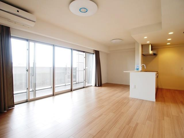 ジオ芦屋楠町の居間・リビング|こちらの居間で趣味の時間をお楽しみください