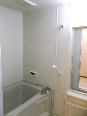 プレステージ芦屋F棟の浴室|ユニットタイプの浴室です。