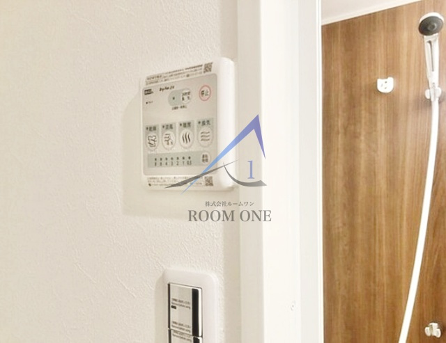 レオーネ千住新橋の設備|給湯パネルです。