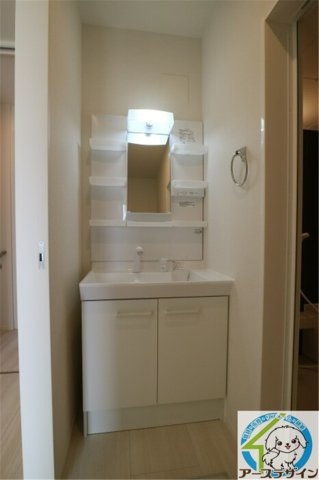 メゾン　ベルハープの独立洗面台|パース写真