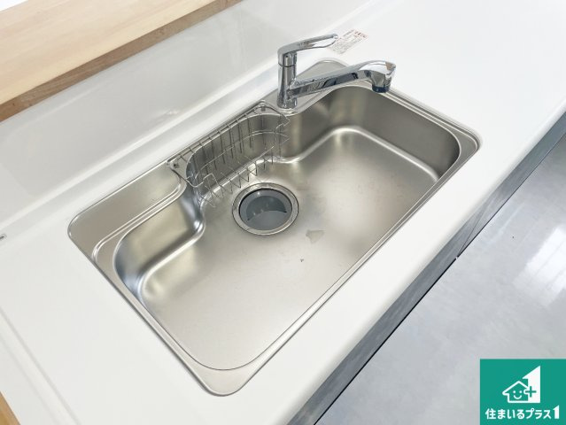 神戸市西区桜が丘　中古一戸建ての設備|広々としたシンクで食器洗いも楽々！