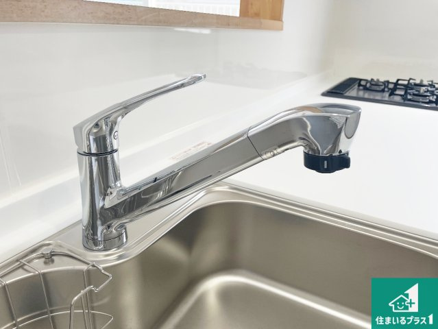 神戸市西区桜が丘　中古一戸建ての設備|キッチン水栓！お湯と冷水、原水とシャワーの切替えもワンタッチです！