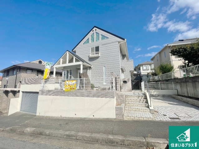 神戸市西区桜が丘　中古一戸建ての外観|周辺は落ち着いた街並みの住宅地！子育てがしやすい住環境です！気になることがありましたら、お気軽にお問い合わせください！