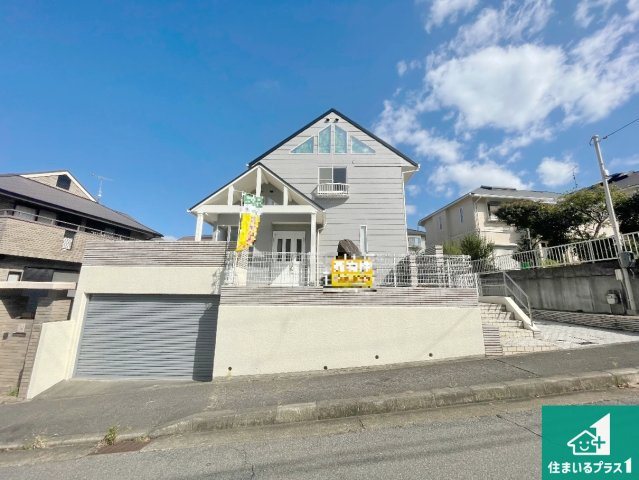 神戸市西区桜が丘　中古一戸建ての外観|周辺は落ち着いた街並みの住宅地！子育てがしやすい住環境です！気になることがありましたら、お気軽にお問い合わせください！