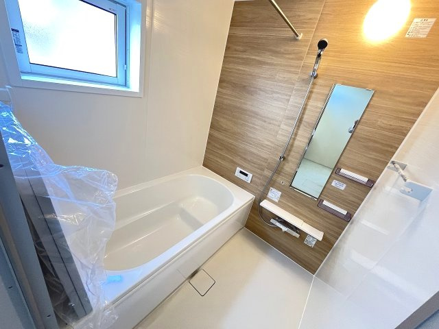 【浴室】 | 福岡市南区柏原1丁目　1号棟（全1棟）【仲介手数料無料・0円】 | 現地写真。浴室です。