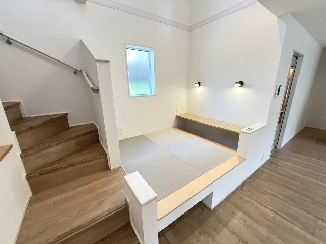 【居間・リビング】 | 福岡市南区柏原1丁目　1号棟（全1棟）【仲介手数料無料・0円】 | 現地写真。