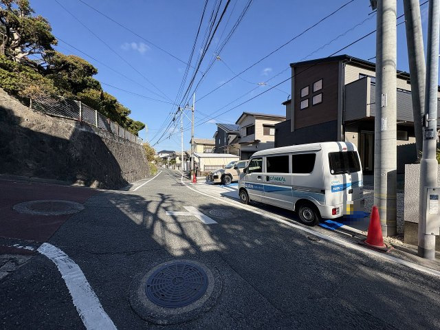 【その他】 | 福岡市南区柏原1丁目　1号棟（全1棟）【仲介手数料無料・0円】 | 現地写真。前面道路です。