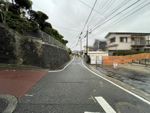 【その他】 | 福岡市南区柏原1丁目　1号棟（全1棟）【仲介手数料無料・0円】 | 現地写真。前面道路です。