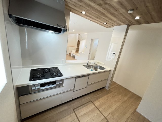【キッチン】 | 福岡市南区柏原1丁目　1号棟（全1棟）【仲介手数料無料・0円】 | 現地写真。