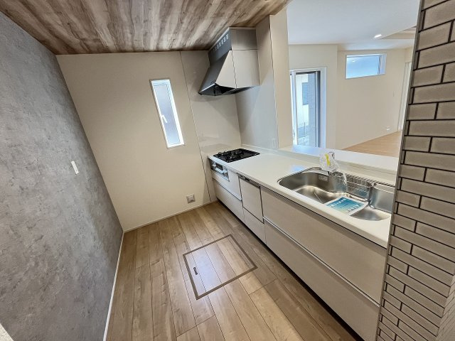【キッチン】 | 福岡市南区柏原1丁目　1号棟（全1棟）【仲介手数料無料・0円】 | 現地写真。