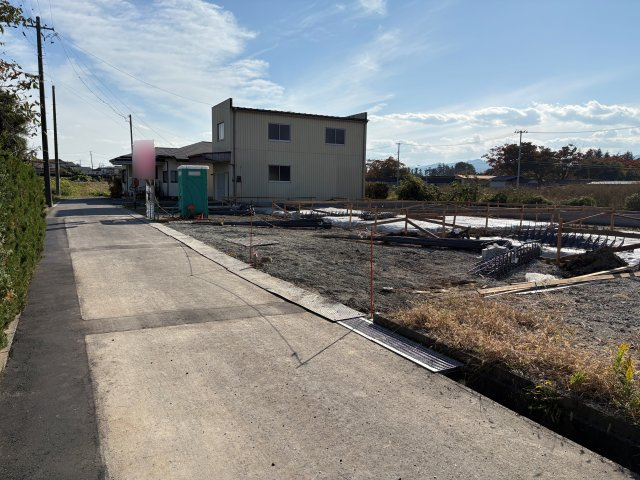 新築戸建・新築建売　南相馬市原町区西町三丁目【オール電化住宅】原町三小・原町一中の前面道路含む現地写真