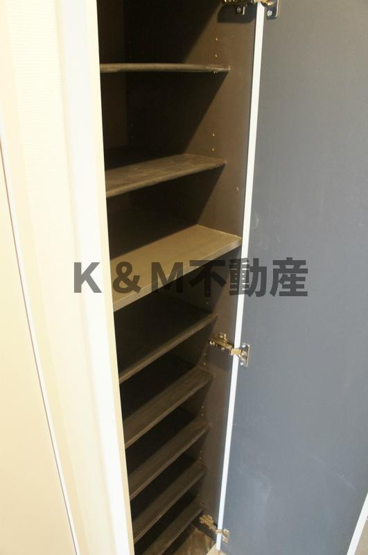 リブリ・幸谷の収納|こまごまとしたものを収納できそうですね