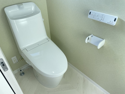 【トイレ】 | 東根市羽入【新築建売】平屋 | 節水タイプのトイレは水道代の節約に繋がります。