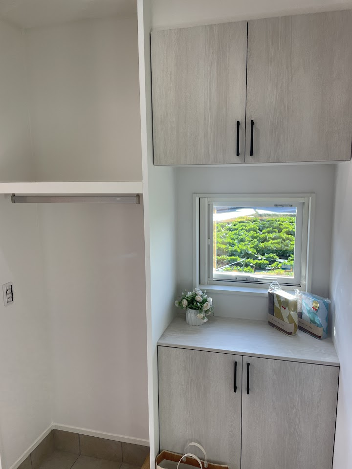 東根市羽入【新築建売】平屋の収納|大きいシューズボックスはどんどん増える靴を散らかさずに収納できます。
