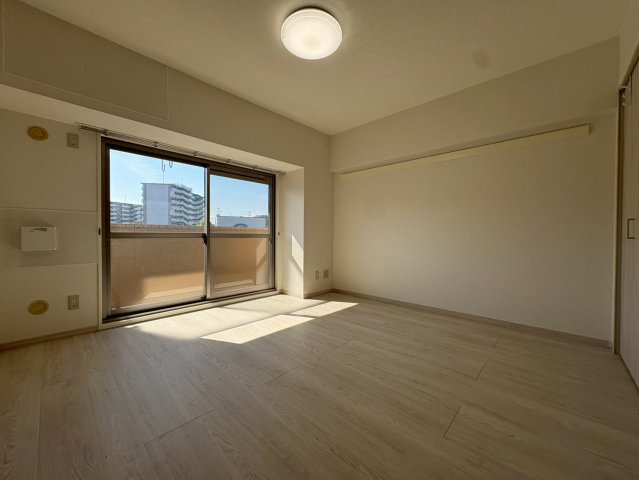 多摩市馬引沢２丁目の賃貸マンションの居間・リビング