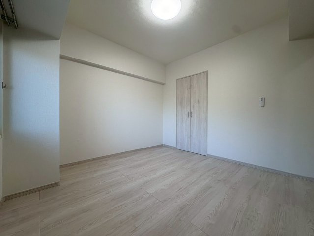 多摩市馬引沢２丁目の賃貸マンションの洋室