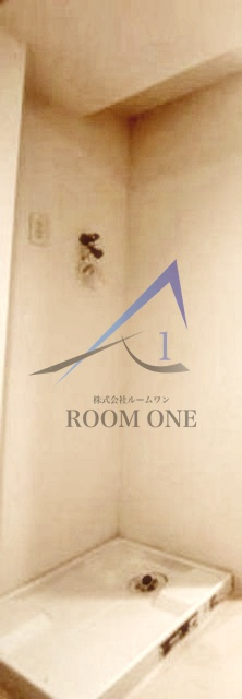 レーヴ東京イーストフェルクルールの設備|洗濯機置き場です。