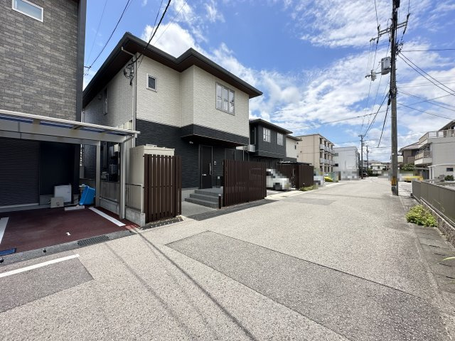 シャーメゾン チェラーグの駐車場